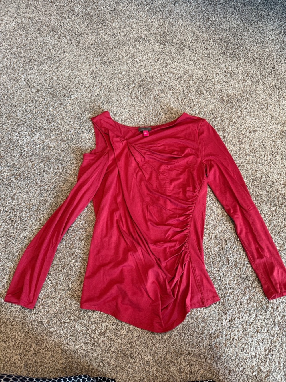 Vince Camuto Red Asymmetric Long-Sleeve Top open shoulder